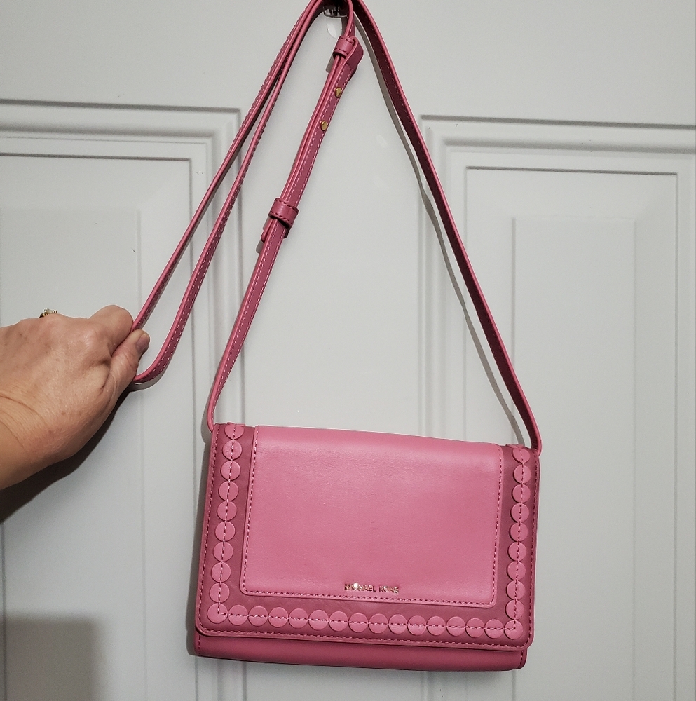 MICHAEL KORS Michael Kors Analise Medium MD Leather Crossbody Pink w dustbag EUC
